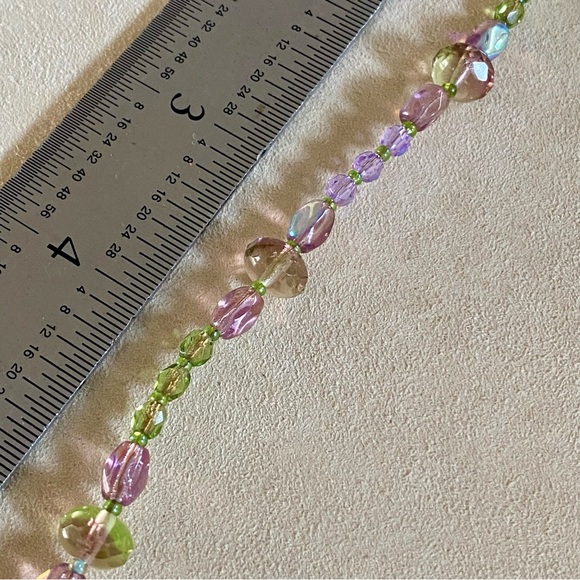 New Handmade Glass Beads BTS Goldtone Charm Bracelet. - Picture 6 of 6